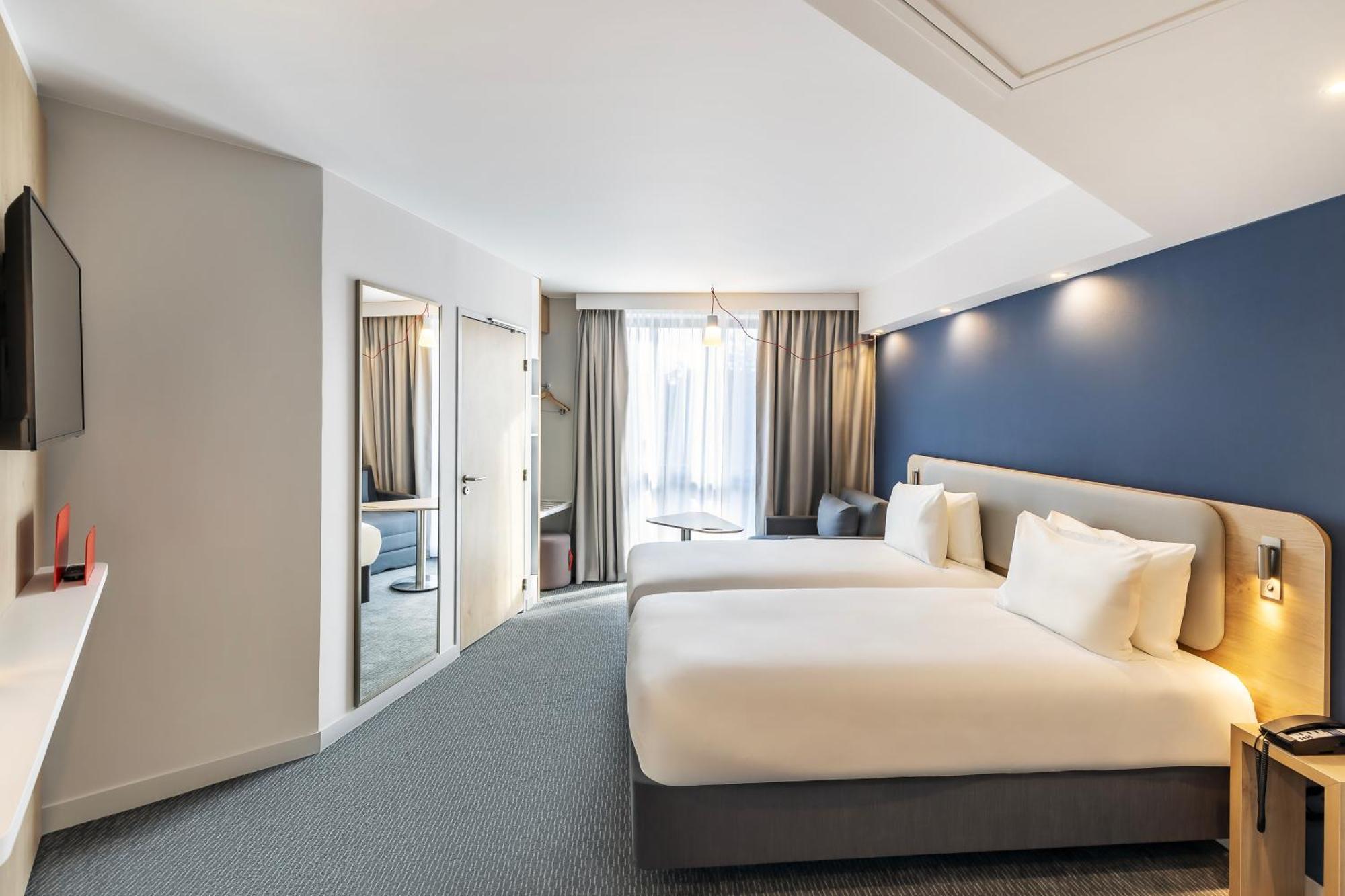 Holiday Inn Express Paris - Poissy By Ihg Εξωτερικό φωτογραφία