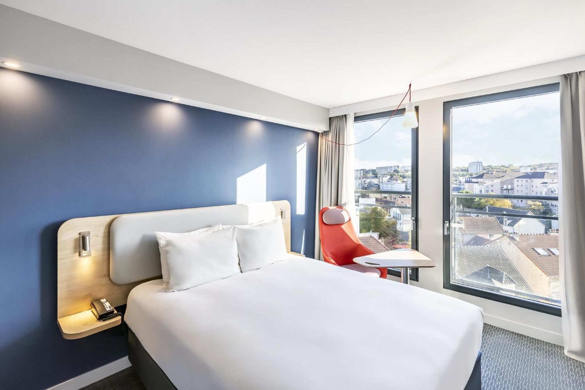 Holiday Inn Express Paris - Poissy By Ihg Εξωτερικό φωτογραφία