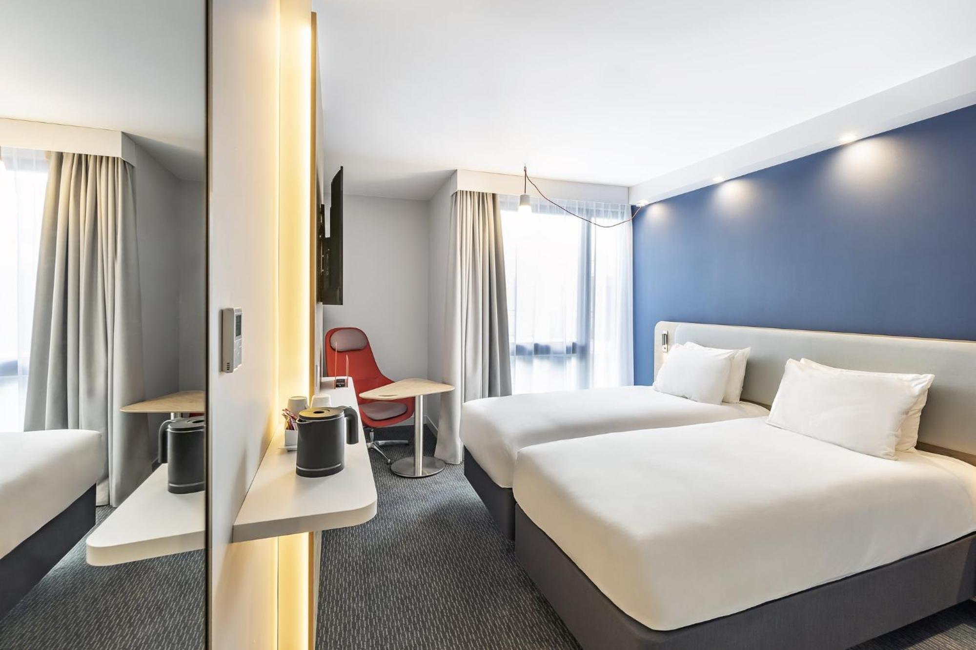 Holiday Inn Express Paris - Poissy By Ihg Εξωτερικό φωτογραφία