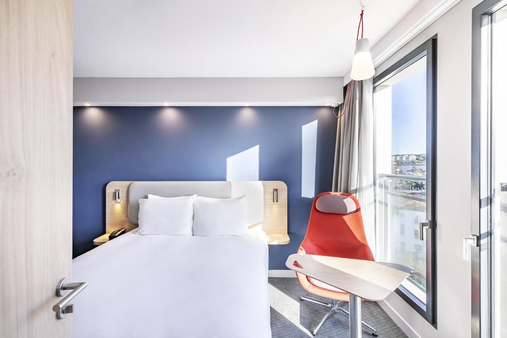 Holiday Inn Express Paris - Poissy By Ihg Εξωτερικό φωτογραφία